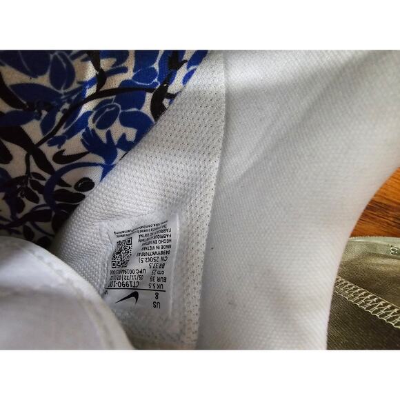 Nike
Air Force 1 '07 LX - Picture 8 of 9